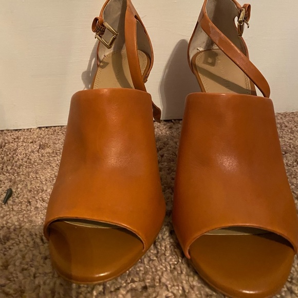 Banana Republic open toe heels - Picture 1 of 3